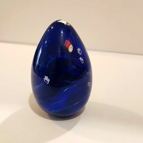 GES Glass Eye Studios 1996 Blue Blown Glass Egg Shaped Paperweight